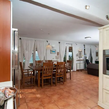 Beautiful Beachfront With Private Pool Villa Supetar