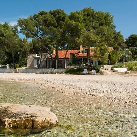 Beautiful Beachfront With Private Pool * スペタル